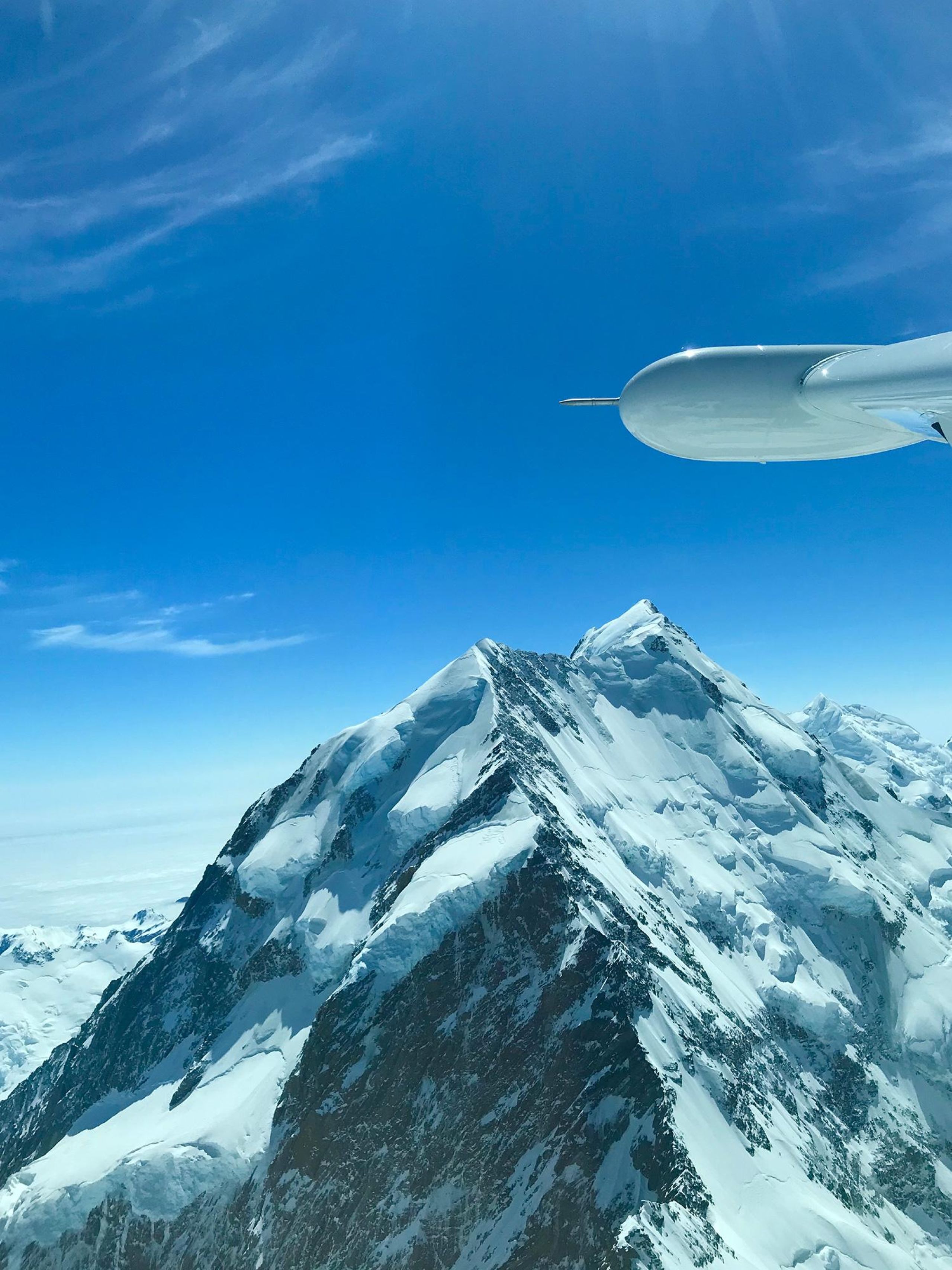 从景观飞机上俯瞰 Aoraki 雪山